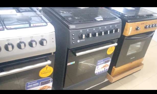 U and U Electronics store — photo 1