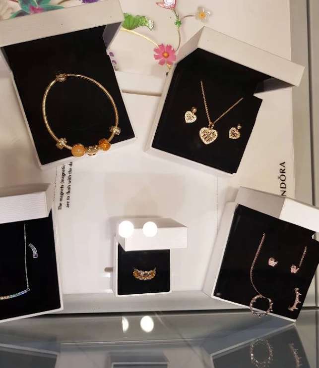 PANDORA JEWELRY STORE — photo 1